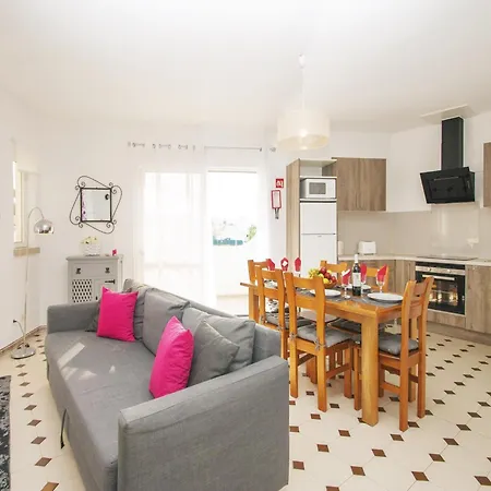 Apartment Apartment In Albufeira Near Sea Beach