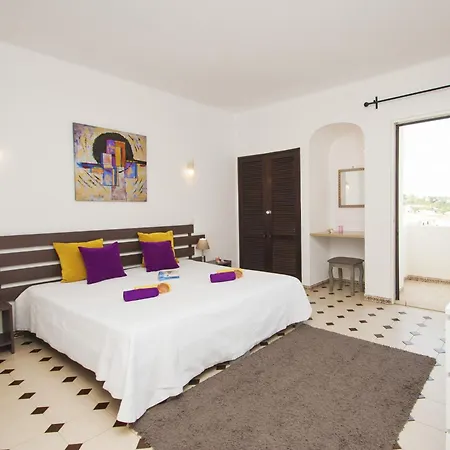Apartment In Albufeira Near Sea Beach شقة