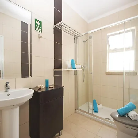 Apartment In Albufeira Near Sea Beach شقة *